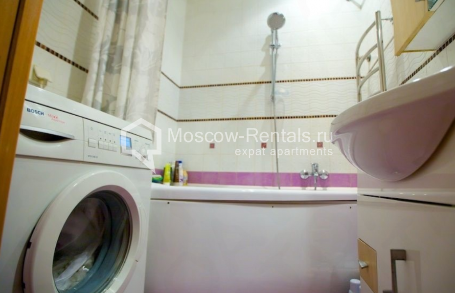 Photo #6 2-room (1 BR) apartment for <a href="http://moscow-rentals.ru/en/articles/long-term-rent" target="_blank">a long-term</a> rent
 in Russia, Moscow, Kosmodamianskaya emb, 46/50