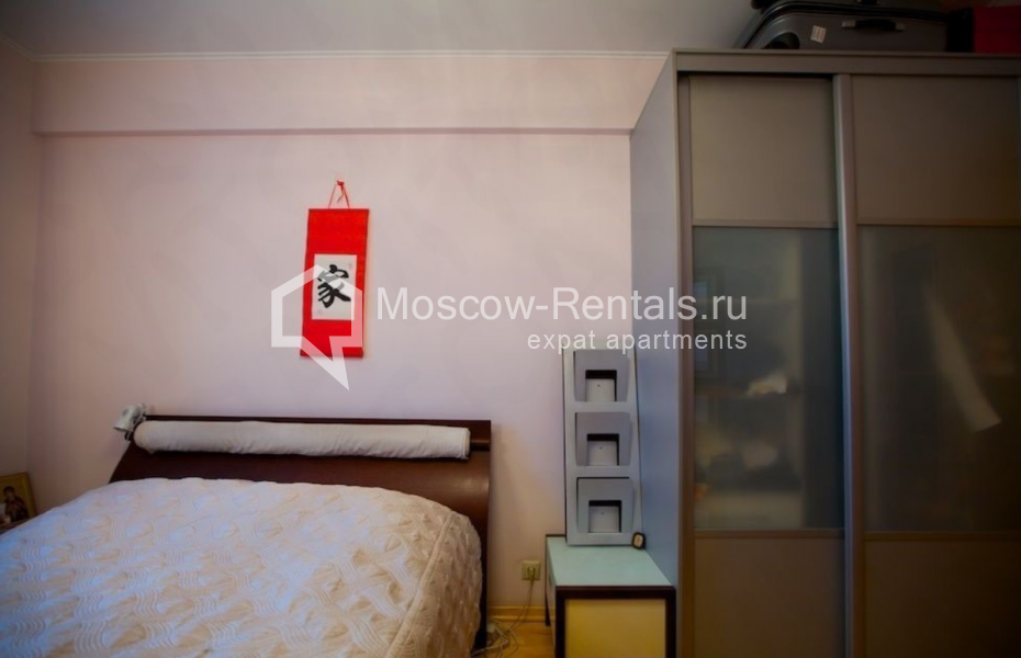 Photo #4 2-room (1 BR) apartment for <a href="http://moscow-rentals.ru/en/articles/long-term-rent" target="_blank">a long-term</a> rent
 in Russia, Moscow, Kosmodamianskaya emb, 46/50