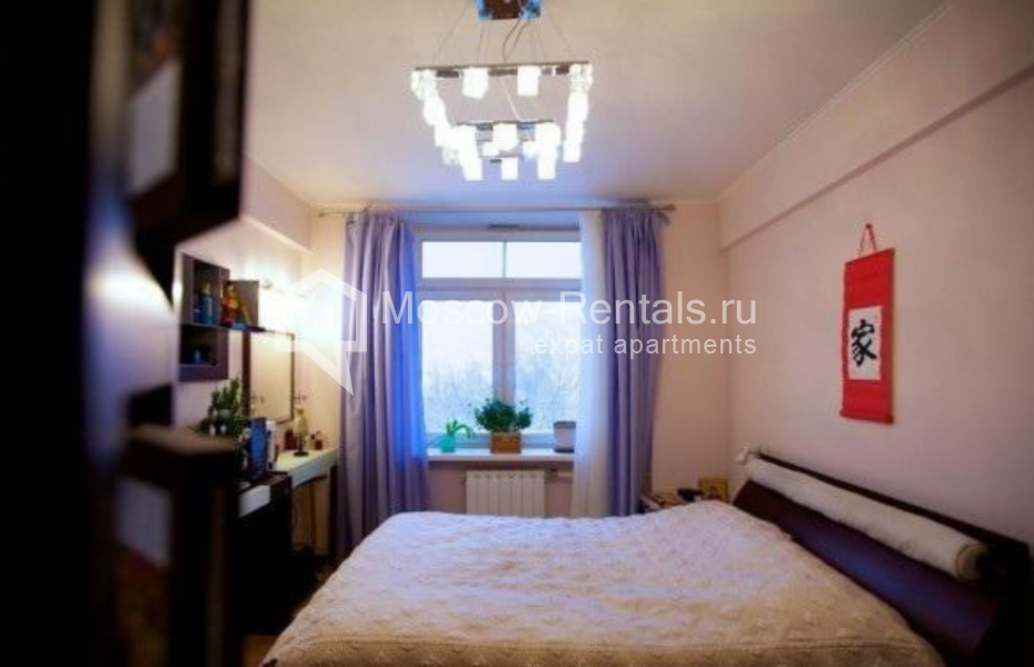 Photo #3 2-room (1 BR) apartment for <a href="http://moscow-rentals.ru/en/articles/long-term-rent" target="_blank">a long-term</a> rent
 in Russia, Moscow, Kosmodamianskaya emb, 46/50