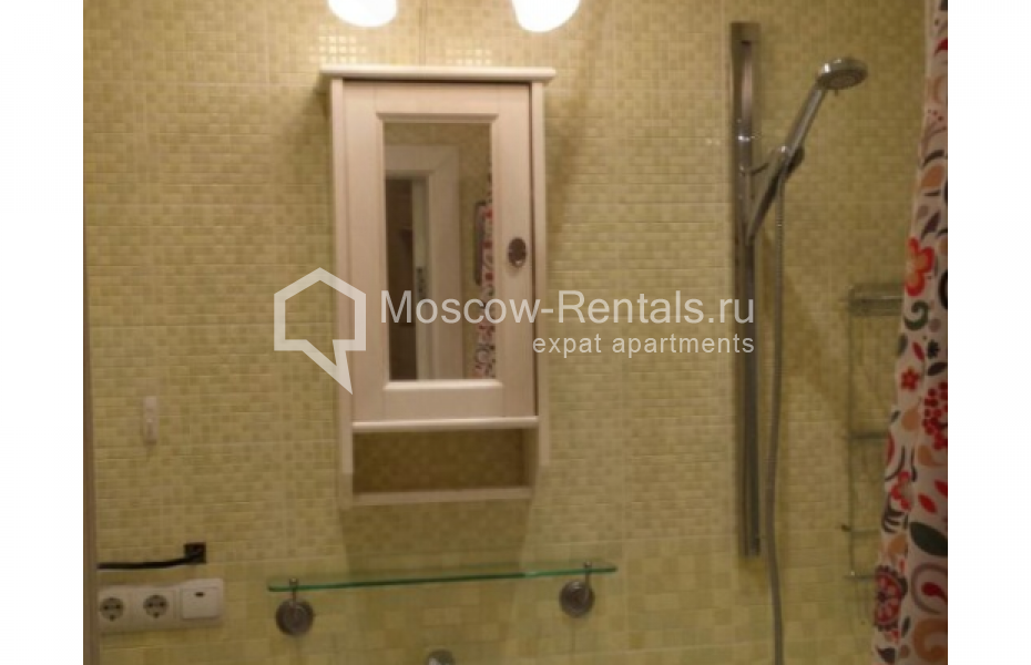 Photo #8 2-room (1 BR) apartment for <a href="http://moscow-rentals.ru/en/articles/long-term-rent" target="_blank">a long-term</a> rent
 in Russia, Moscow, Kosmodamianskaya emb, 4/22