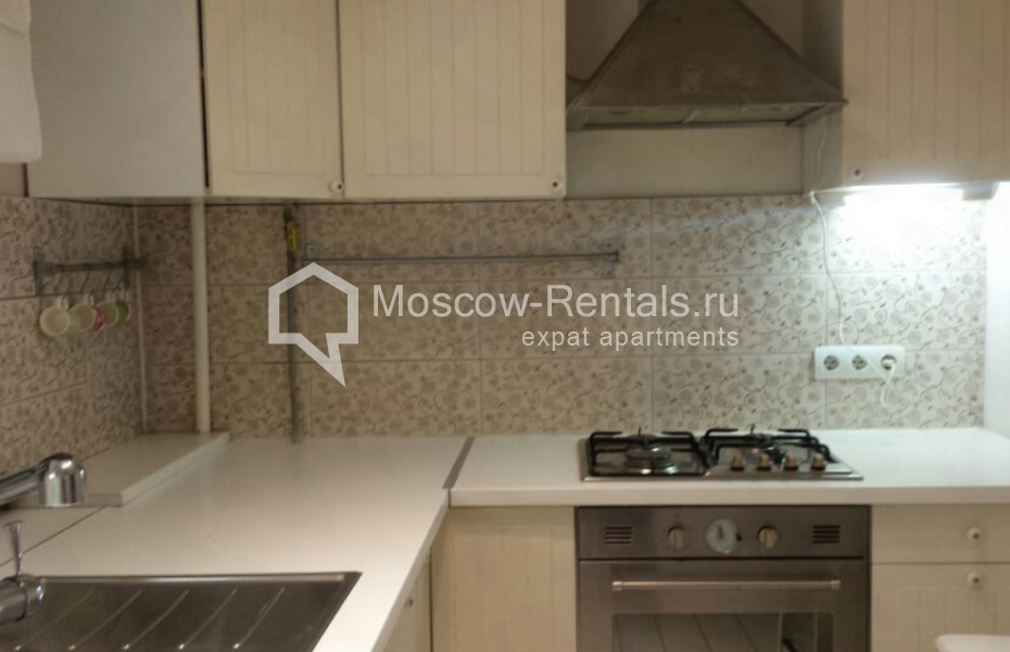 Photo #5 2-room (1 BR) apartment for <a href="http://moscow-rentals.ru/en/articles/long-term-rent" target="_blank">a long-term</a> rent
 in Russia, Moscow, Kosmodamianskaya emb, 4/22