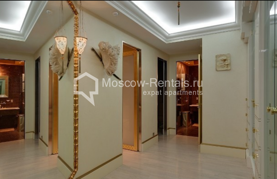 Photo #4 4-room (3 BR) apartment for <a href="http://moscow-rentals.ru/en/articles/long-term-rent" target="_blank">a long-term</a> rent
 in Russia, Moscow, 1st Zachatievskyi lane, 5