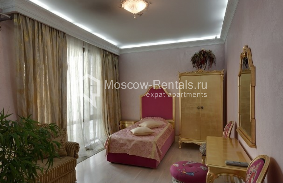 Photo #5 4-room (3 BR) apartment for <a href="http://moscow-rentals.ru/en/articles/long-term-rent" target="_blank">a long-term</a> rent
 in Russia, Moscow, 1st Zachatievskyi lane, 5