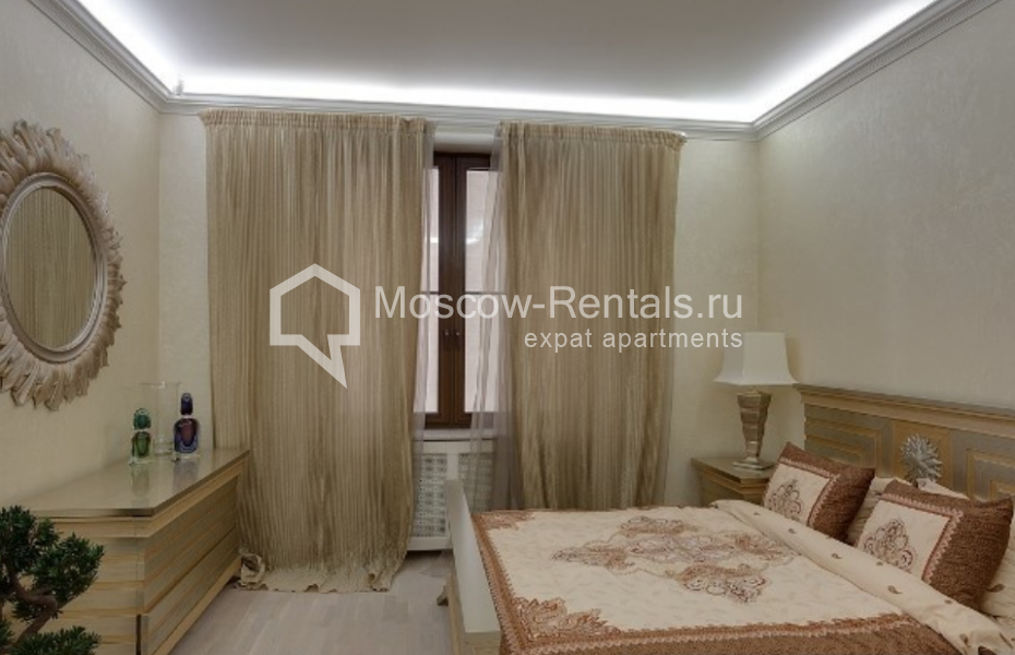 Photo #9 4-room (3 BR) apartment for <a href="http://moscow-rentals.ru/en/articles/long-term-rent" target="_blank">a long-term</a> rent
 in Russia, Moscow, 1st Zachatievskyi lane, 5