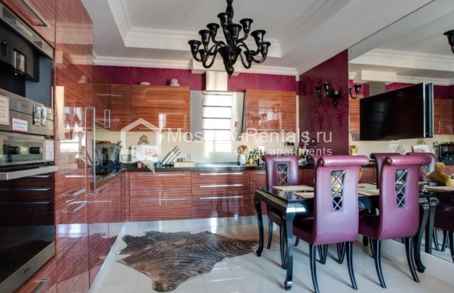 Photo #6 4-room (3 BR) apartment for <a href="http://moscow-rentals.ru/en/articles/long-term-rent" target="_blank">a long-term</a> rent
 in Russia, Moscow, Savvinskaya emb, 9