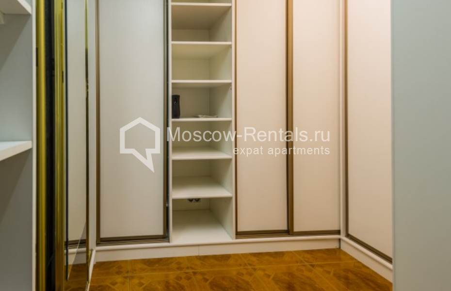 Photo #13 4-room (3 BR) apartment for <a href="http://moscow-rentals.ru/en/articles/long-term-rent" target="_blank">a long-term</a> rent
 in Russia, Moscow, Zoologicheskaya str, 26 С 1