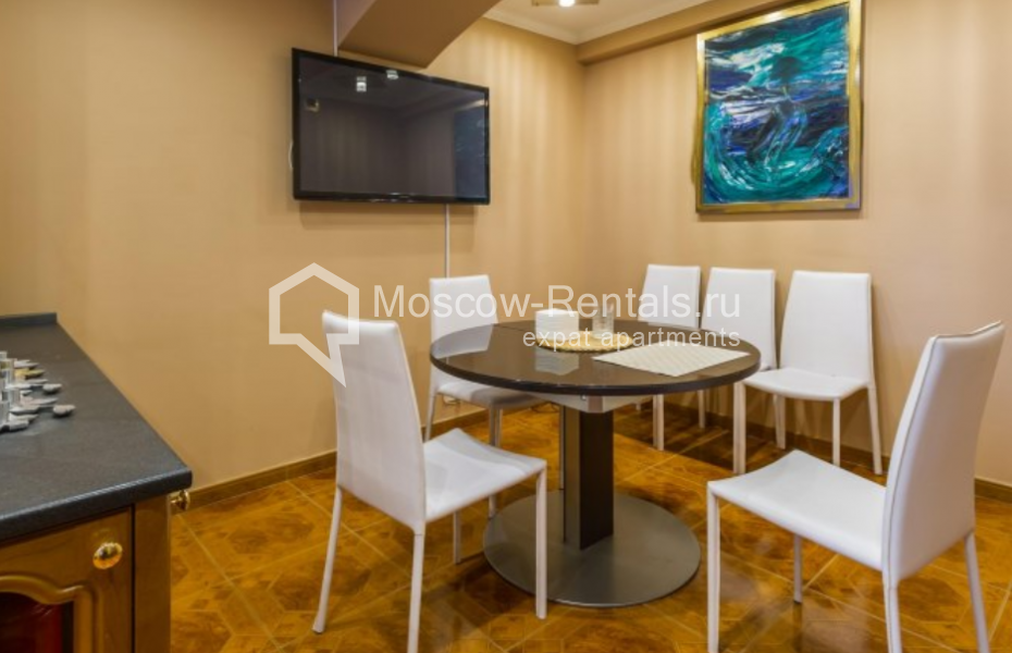 Photo #5 4-room (3 BR) apartment for <a href="http://moscow-rentals.ru/en/articles/long-term-rent" target="_blank">a long-term</a> rent
 in Russia, Moscow, Zoologicheskaya str, 26 С 1