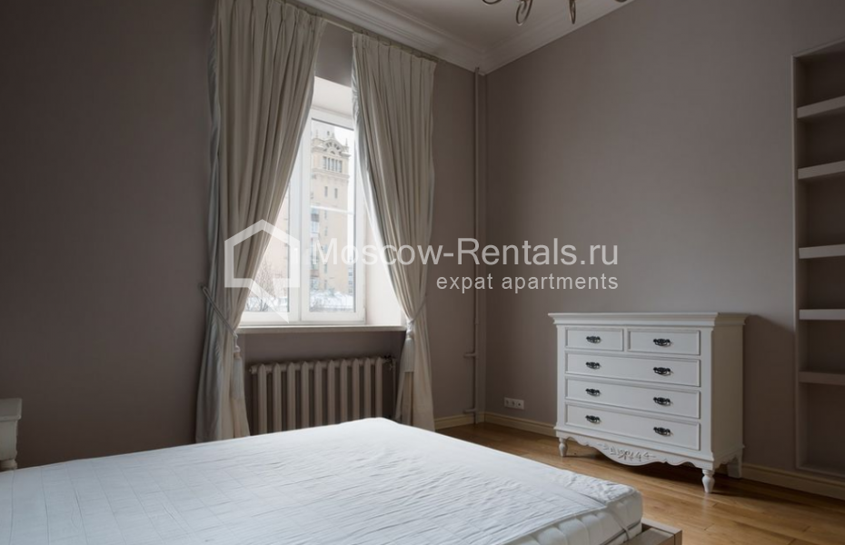 Photo #10 2-room (1 BR) apartment for <a href="http://moscow-rentals.ru/en/articles/long-term-rent" target="_blank">a long-term</a> rent
 in Russia, Moscow, 1st Smolenskyi lane, 22/10