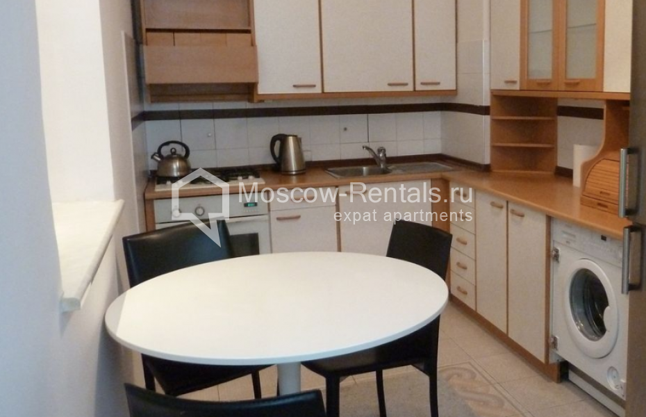 Photo #5 3-room (2 BR) apartment for <a href="http://moscow-rentals.ru/en/articles/long-term-rent" target="_blank">a long-term</a> rent
 in Russia, Moscow, Povarskaya str, 26