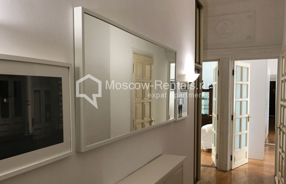 Photo #11 3-room (2 BR) apartment for <a href="http://moscow-rentals.ru/en/articles/long-term-rent" target="_blank">a long-term</a> rent
 in Russia, Moscow, Povarskaya str, 26