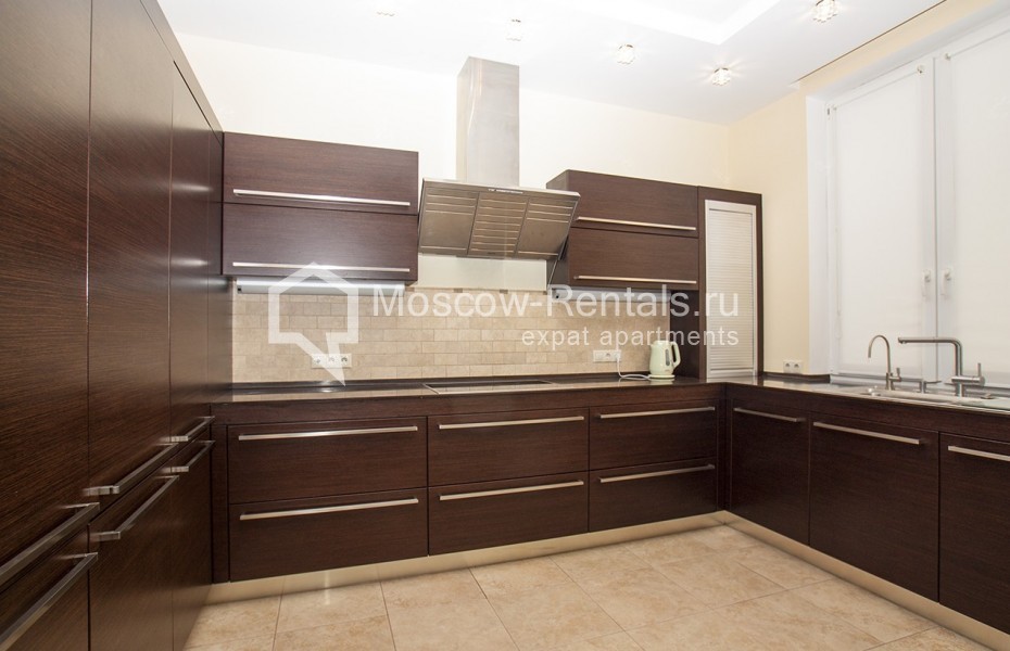 Photo #6 6-room (5 BR) apartment for <a href="http://moscow-rentals.ru/en/articles/long-term-rent" target="_blank">a long-term</a> rent
 in Russia, Moscow, Ostrovityanova str, 6