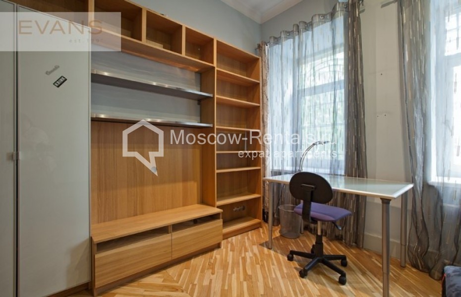 Photo #7 6-room (5 BR) apartment for <a href="http://moscow-rentals.ru/en/articles/long-term-rent" target="_blank">a long-term</a> rent
 in Russia, Moscow, Ermolaevskyi lane, 10/7