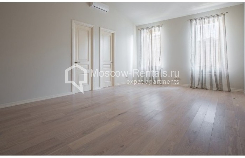 Photo #1 5-room (4 BR) apartment for <a href="http://moscow-rentals.ru/en/articles/long-term-rent" target="_blank">a long-term</a> rent
 in Russia, Moscow, Spiridonievskyi lane, 5 С 2