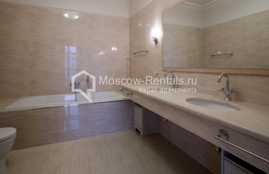 Photo #11 4-room (3 BR) apartment for <a href="http://moscow-rentals.ru/en/articles/long-term-rent" target="_blank">a long-term</a> rent
 in Russia, Moscow, Tverskaya str., 9