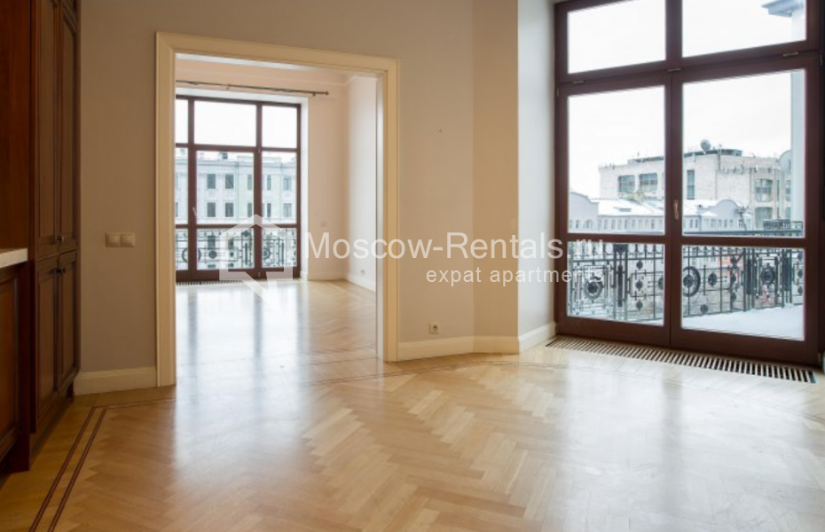 Photo #5 4-room (3 BR) apartment for <a href="http://moscow-rentals.ru/en/articles/long-term-rent" target="_blank">a long-term</a> rent
 in Russia, Moscow, Tverskaya str., 9