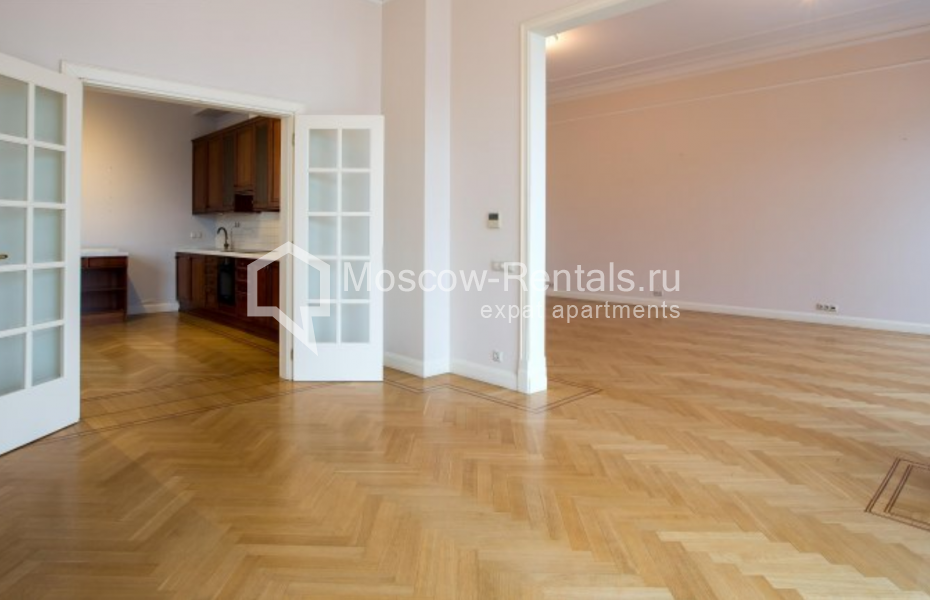 Photo #6 4-room (3 BR) apartment for <a href="http://moscow-rentals.ru/en/articles/long-term-rent" target="_blank">a long-term</a> rent
 in Russia, Moscow, Tverskaya str., 9