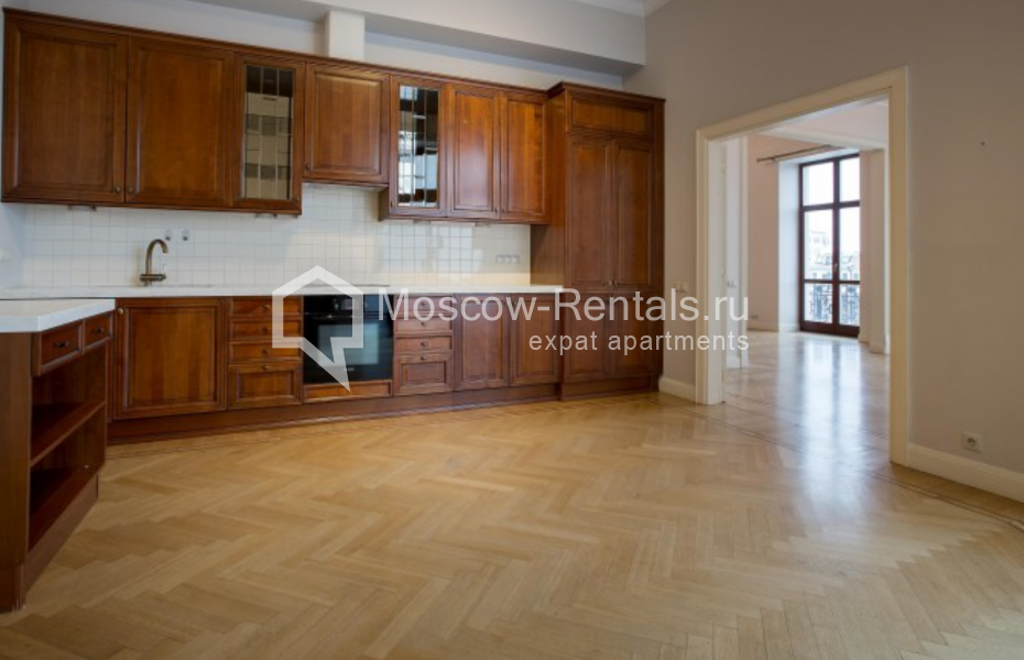 Photo #2 4-room (3 BR) apartment for <a href="http://moscow-rentals.ru/en/articles/long-term-rent" target="_blank">a long-term</a> rent
 in Russia, Moscow, Tverskaya str., 9