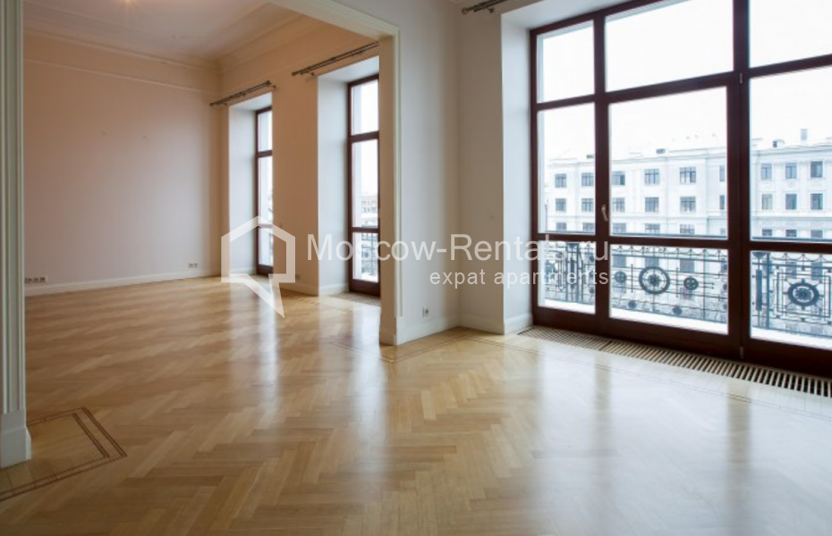 Photo #7 4-room (3 BR) apartment for <a href="http://moscow-rentals.ru/en/articles/long-term-rent" target="_blank">a long-term</a> rent
 in Russia, Moscow, Tverskaya str., 9