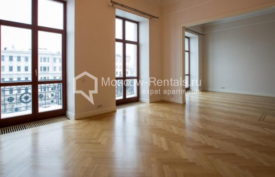 Photo #8 4-room (3 BR) apartment for <a href="http://moscow-rentals.ru/en/articles/long-term-rent" target="_blank">a long-term</a> rent
 in Russia, Moscow, Tverskaya str., 9