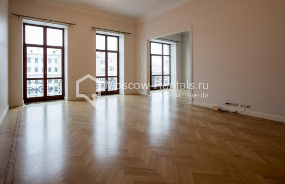 Photo #9 4-room (3 BR) apartment for <a href="http://moscow-rentals.ru/en/articles/long-term-rent" target="_blank">a long-term</a> rent
 in Russia, Moscow, Tverskaya str., 9