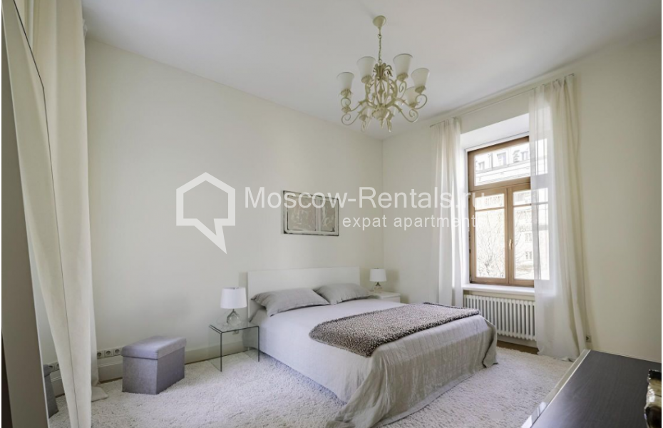 Photo #9 4-room (3 BR) apartment for <a href="http://moscow-rentals.ru/en/articles/long-term-rent" target="_blank">a long-term</a> rent
 in Russia, Moscow, Spiridonovka str, 34 С 2