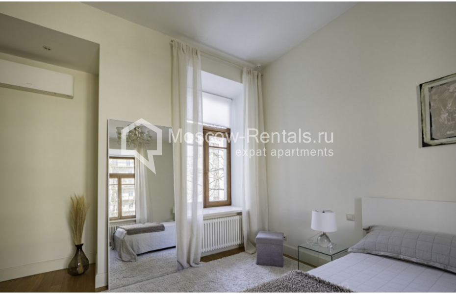 Photo #10 4-room (3 BR) apartment for <a href="http://moscow-rentals.ru/en/articles/long-term-rent" target="_blank">a long-term</a> rent
 in Russia, Moscow, Spiridonovka str, 34 С 2