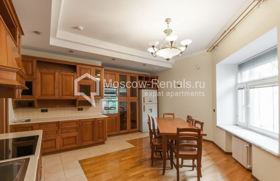 Photo #1 5-room (4 BR) apartment for <a href="http://moscow-rentals.ru/en/articles/long-term-rent" target="_blank">a long-term</a> rent
 in Russia, Moscow, Bolshoi Kozikhinskyi lane, 12/2