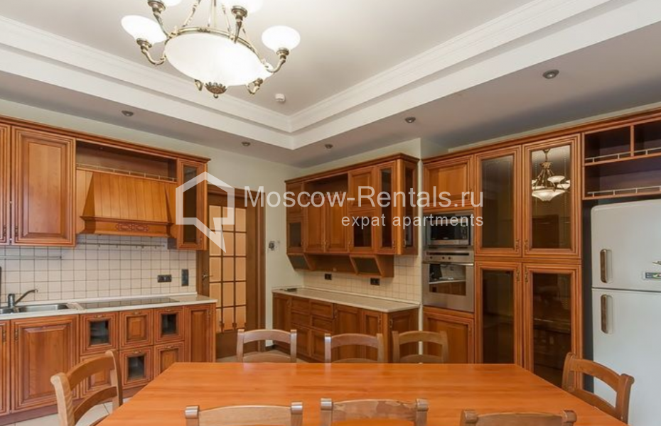 Photo #4 5-room (4 BR) apartment for <a href="http://moscow-rentals.ru/en/articles/long-term-rent" target="_blank">a long-term</a> rent
 in Russia, Moscow, Bolshoi Kozikhinskyi lane, 12/2