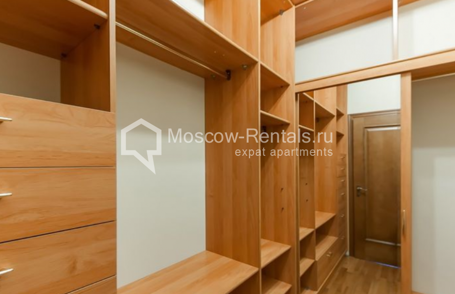 Photo #12 5-room (4 BR) apartment for <a href="http://moscow-rentals.ru/en/articles/long-term-rent" target="_blank">a long-term</a> rent
 in Russia, Moscow, Bolshoi Kozikhinskyi lane, 12/2
