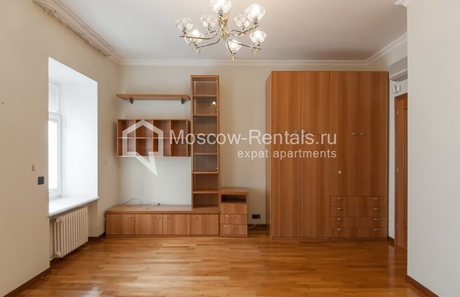 Photo #17 5-room (4 BR) apartment for <a href="http://moscow-rentals.ru/en/articles/long-term-rent" target="_blank">a long-term</a> rent
 in Russia, Moscow, Bolshoi Kozikhinskyi lane, 12/2