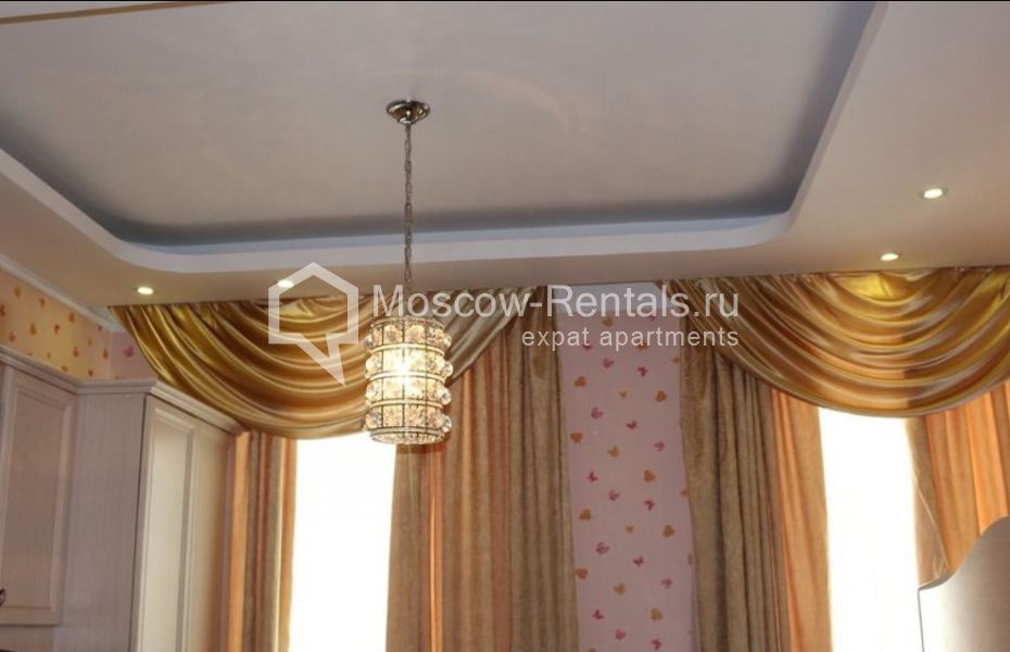 Photo #10 4-room (3 BR) apartment for <a href="http://moscow-rentals.ru/en/articles/long-term-rent" target="_blank">a long-term</a> rent
 in Russia, Moscow, Petrovka str, 17 С 4