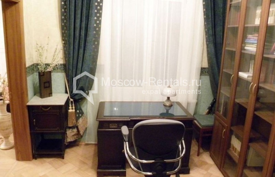 Photo #6 4-room (3 BR) apartment for <a href="http://moscow-rentals.ru/en/articles/long-term-rent" target="_blank">a long-term</a> rent
 in Russia, Moscow, Rozhdestvenskyi blv, 19