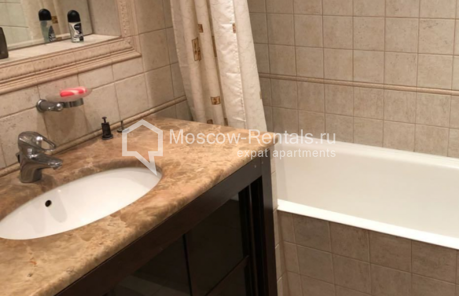 Photo #6 4-room (3 BR) apartment for <a href="http://moscow-rentals.ru/en/articles/long-term-rent" target="_blank">a long-term</a> rent
 in Russia, Moscow, Vorotnikovskyi lane, 5/9
