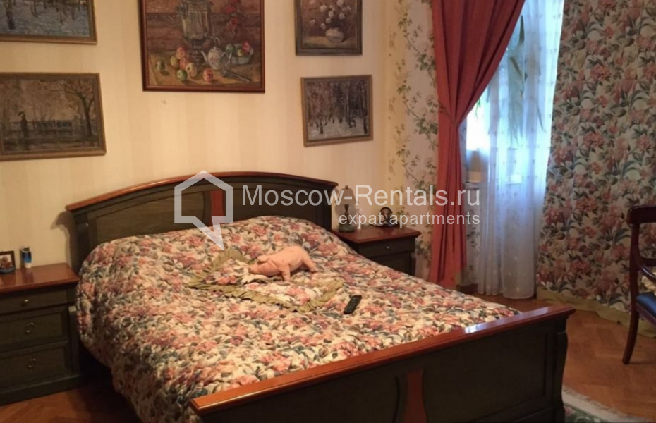 Photo #3 4-room (3 BR) apartment for <a href="http://moscow-rentals.ru/en/articles/long-term-rent" target="_blank">a long-term</a> rent
 in Russia, Moscow, Vorotnikovskyi lane, 5/9