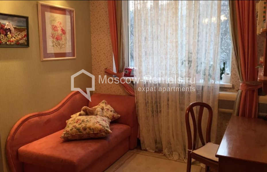 Photo #4 4-room (3 BR) apartment for <a href="http://moscow-rentals.ru/en/articles/long-term-rent" target="_blank">a long-term</a> rent
 in Russia, Moscow, Vorotnikovskyi lane, 5/9