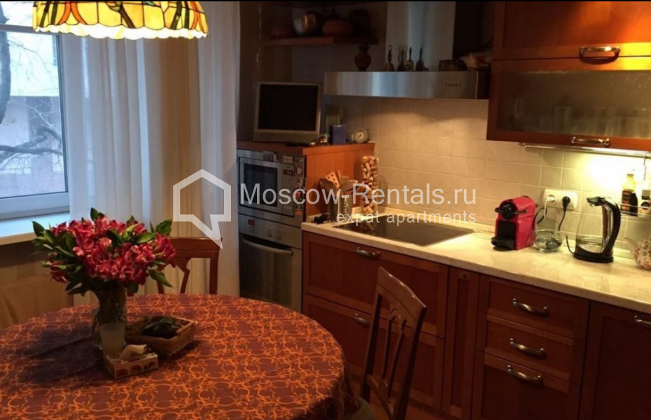 Photo #5 4-room (3 BR) apartment for <a href="http://moscow-rentals.ru/en/articles/long-term-rent" target="_blank">a long-term</a> rent
 in Russia, Moscow, Vorotnikovskyi lane, 5/9