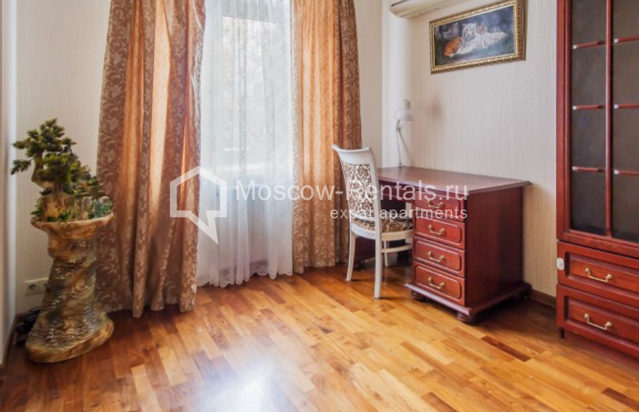 Photo #3 3-room (2 BR) apartment for <a href="http://moscow-rentals.ru/en/articles/long-term-rent" target="_blank">a long-term</a> rent
 in Russia, Moscow, Protochnyi lane, 8/2