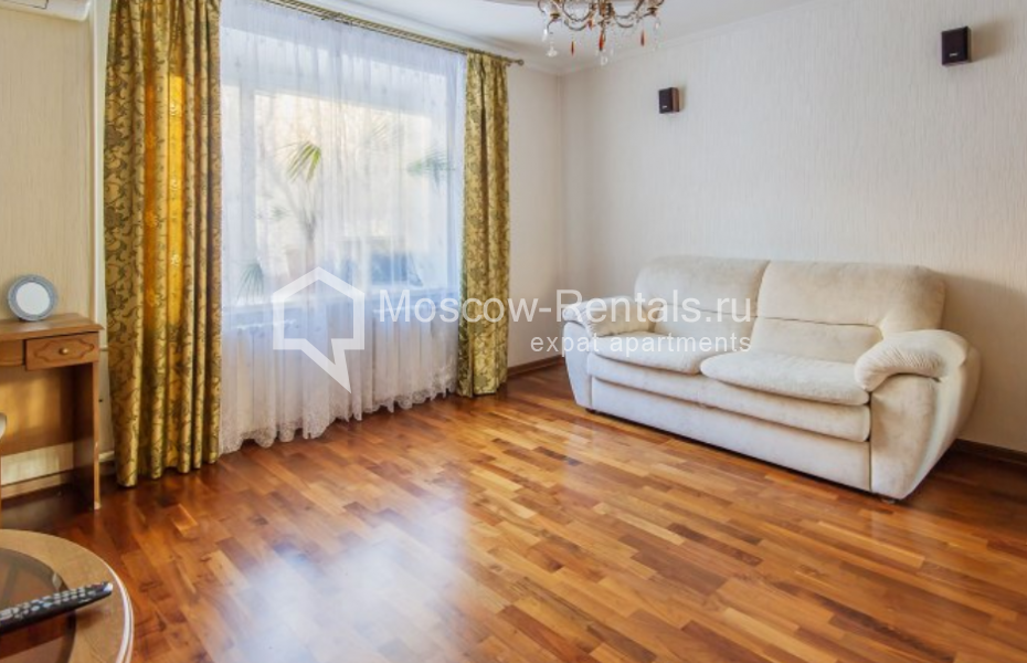 Photo #1 3-room (2 BR) apartment for <a href="http://moscow-rentals.ru/en/articles/long-term-rent" target="_blank">a long-term</a> rent
 in Russia, Moscow, Protochnyi lane, 8/2