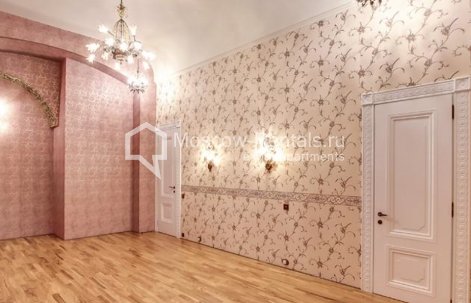 Photo #6 7-room (6 BR) apartment for <a href="http://moscow-rentals.ru/en/articles/long-term-rent" target="_blank">a long-term</a> rent
 in Russia, Moscow, 3rd Frunzenskaya str, 19