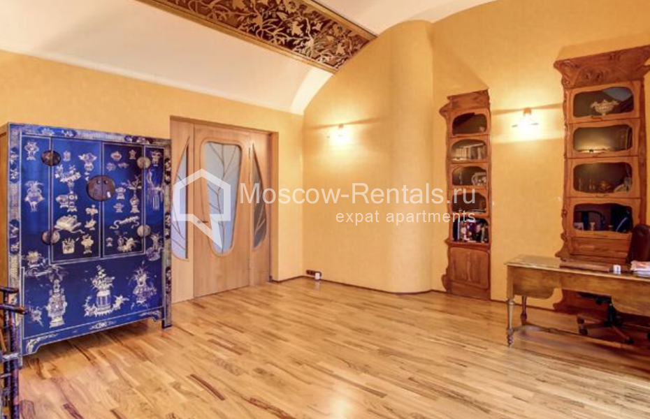 Photo #8 7-room (6 BR) apartment for <a href="http://moscow-rentals.ru/en/articles/long-term-rent" target="_blank">a long-term</a> rent
 in Russia, Moscow, 3rd Frunzenskaya str, 19