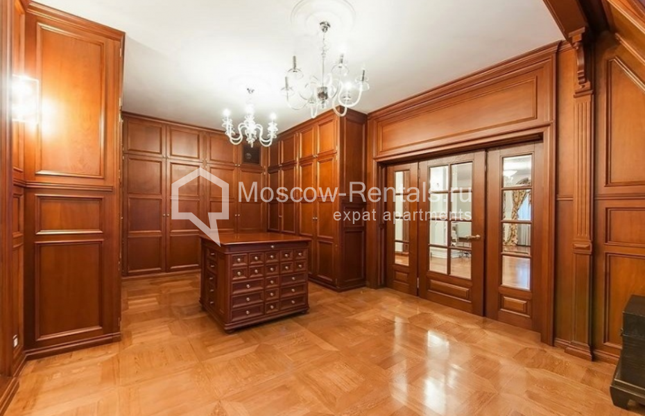 Photo #20 6-room (5 BR) apartment for <a href="http://moscow-rentals.ru/en/articles/long-term-rent" target="_blank">a long-term</a> rent
 in Russia, Moscow, Runovskyi lane, 12