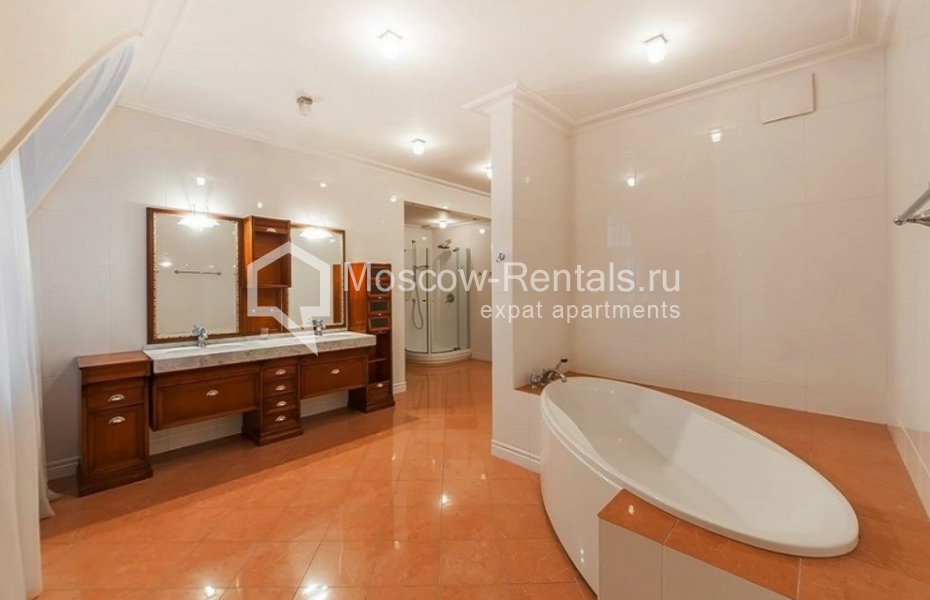 Photo #24 6-room (5 BR) apartment for <a href="http://moscow-rentals.ru/en/articles/long-term-rent" target="_blank">a long-term</a> rent
 in Russia, Moscow, Runovskyi lane, 12
