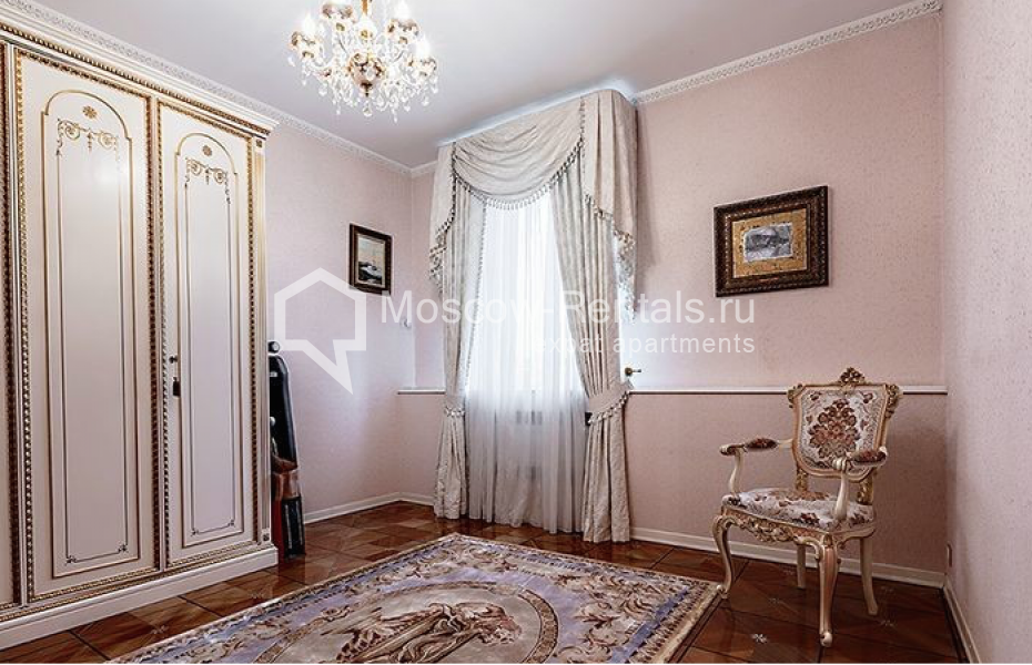 Photo #17 6-room (5 BR) apartment for <a href="http://moscow-rentals.ru/en/articles/long-term-rent" target="_blank">a long-term</a> rent
 in Russia, Moscow, Malyi Nikolopeskovskyi lane, 4