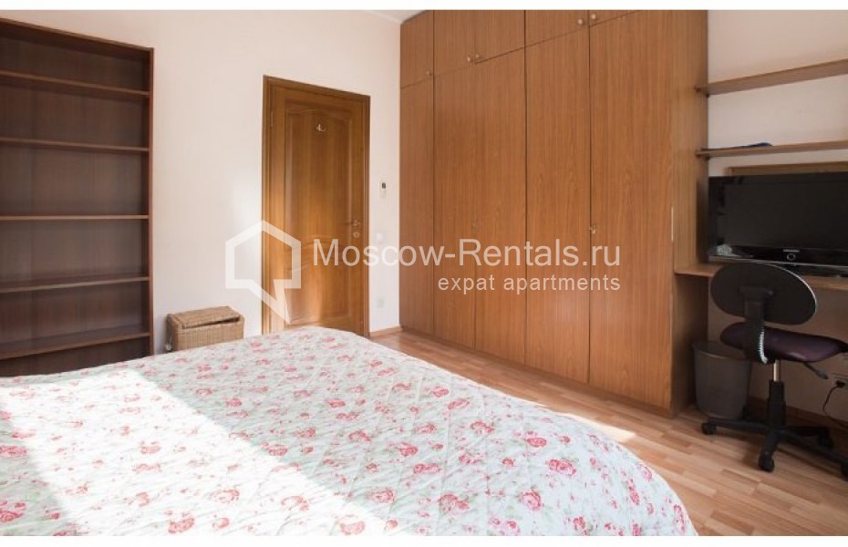 Photo #7 3-room (2 BR) apartment for <a href="http://moscow-rentals.ru/en/articles/long-term-rent" target="_blank">a long-term</a> rent
 in Russia, Moscow, Voznesenskyi lane, 16/4