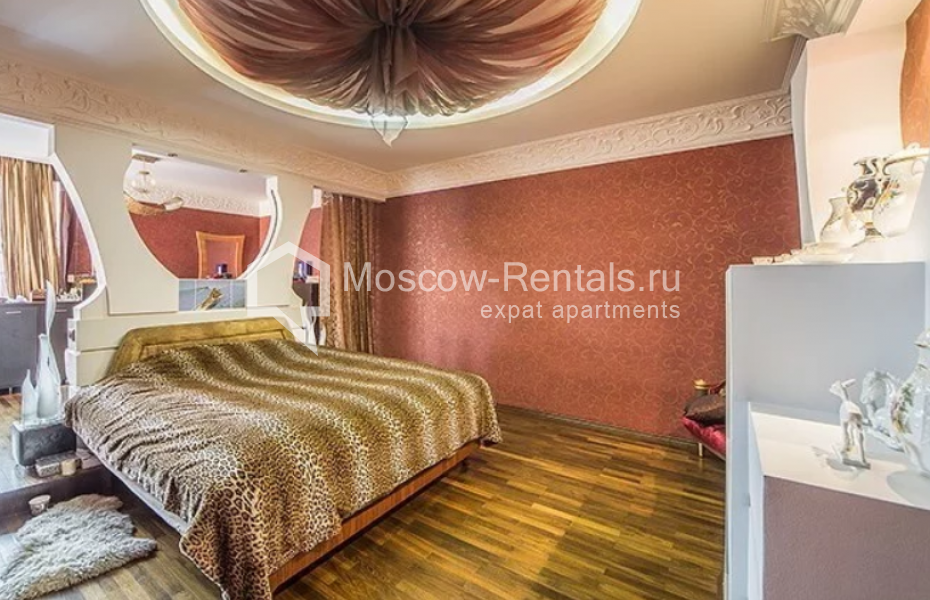 Photo #5 3-room (2 BR) apartment for <a href="http://moscow-rentals.ru/en/articles/long-term-rent" target="_blank">a long-term</a> rent
 in Russia, Moscow, 1st Smolenskyi lane, 17
