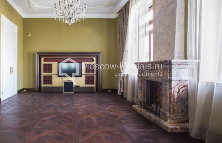Photo #2 5-room (4 BR) apartment for <a href="http://moscow-rentals.ru/en/articles/long-term-rent" target="_blank">a long-term</a> rent
 in Russia, Moscow, Chistoprudnyi blv, 14 С 3
