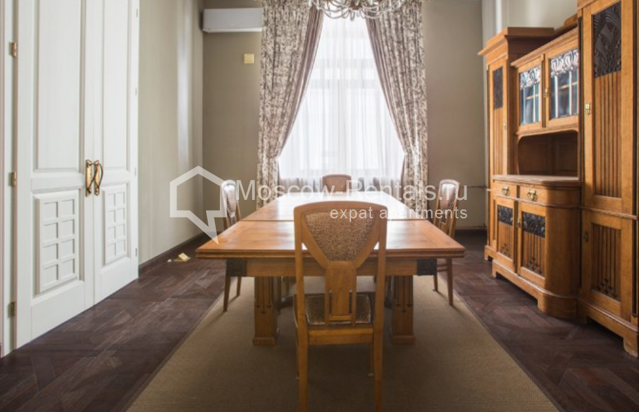 Photo #5 5-room (4 BR) apartment for <a href="http://moscow-rentals.ru/en/articles/long-term-rent" target="_blank">a long-term</a> rent
 in Russia, Moscow, Chistoprudnyi blv, 14 С 3