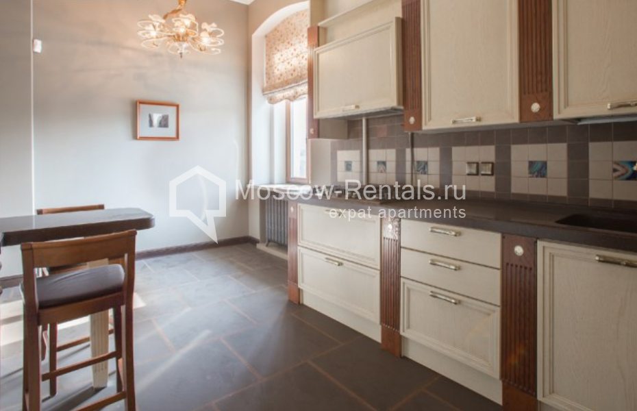 Photo #6 5-room (4 BR) apartment for <a href="http://moscow-rentals.ru/en/articles/long-term-rent" target="_blank">a long-term</a> rent
 in Russia, Moscow, Chistoprudnyi blv, 14 С 3