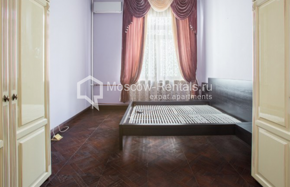 Photo #8 5-room (4 BR) apartment for <a href="http://moscow-rentals.ru/en/articles/long-term-rent" target="_blank">a long-term</a> rent
 in Russia, Moscow, Chistoprudnyi blv, 14 С 3