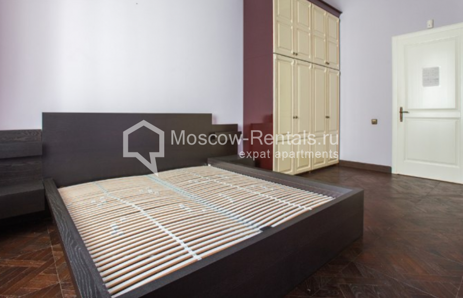 Photo #9 5-room (4 BR) apartment for <a href="http://moscow-rentals.ru/en/articles/long-term-rent" target="_blank">a long-term</a> rent
 in Russia, Moscow, Chistoprudnyi blv, 14 С 3